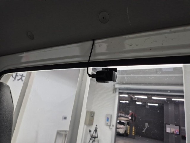 6071000389R17.jpg