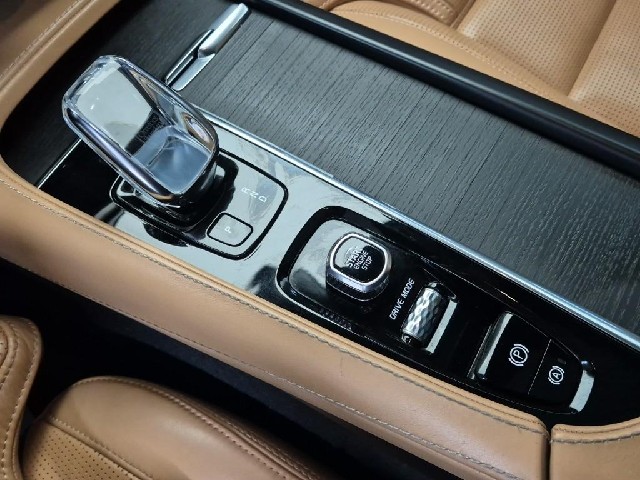 6061500874R8.jpg