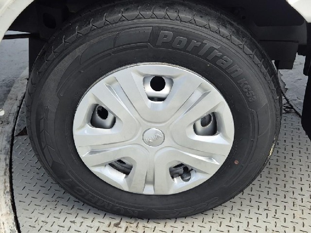 6051501879R17.jpg