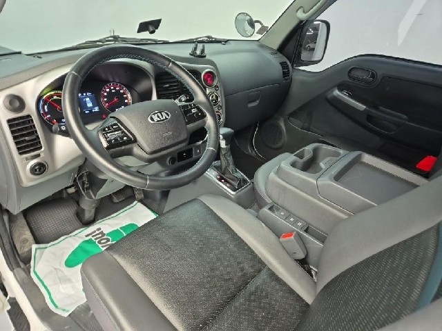 6051501879R6.jpg