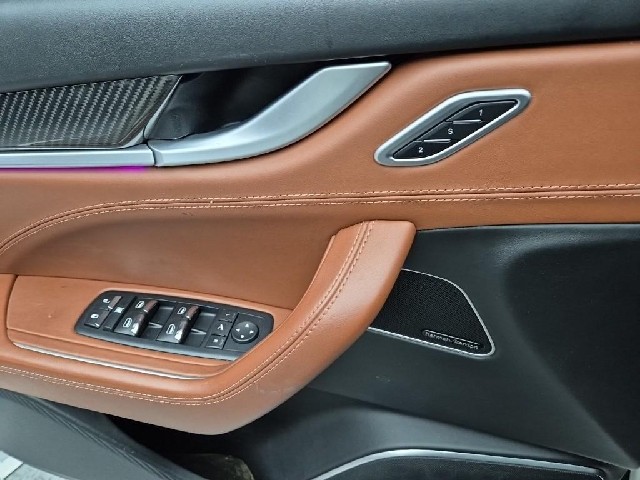 6011000510R18.jpg