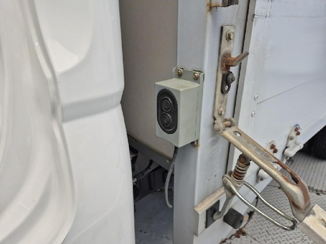 6061500065R7.jpg