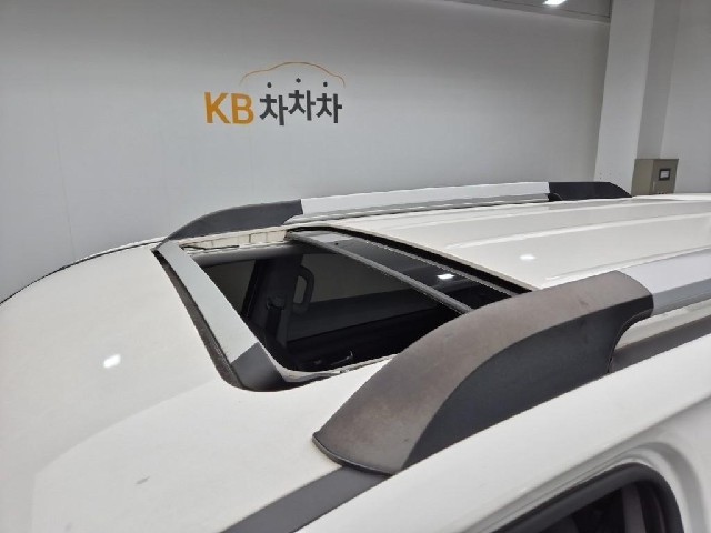 6081000923R13.jpg