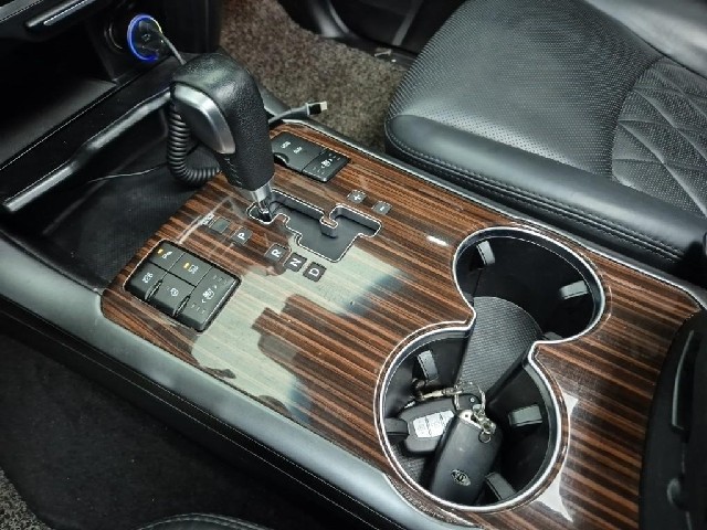 6081000923R8.jpg
