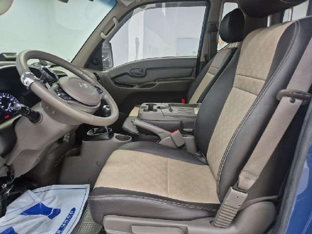 6071501877R10.jpg