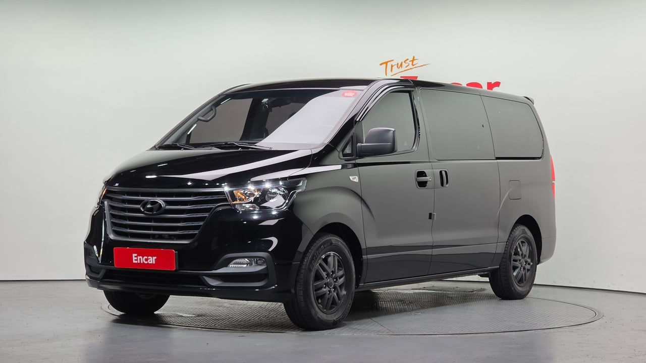 2019 Hyundai Grand, photo 1 of 1