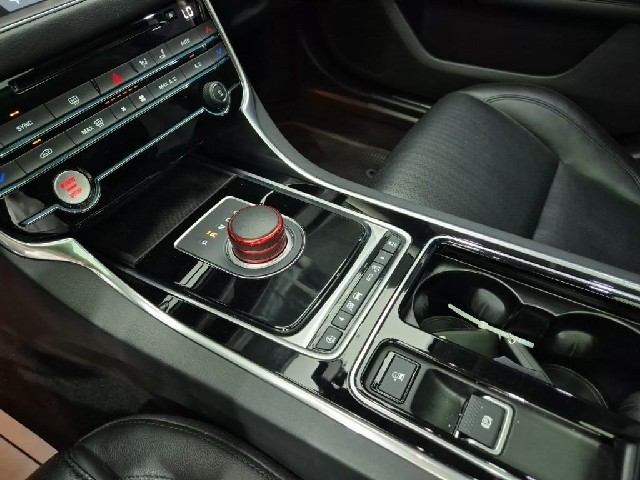 6061001667R8.jpg