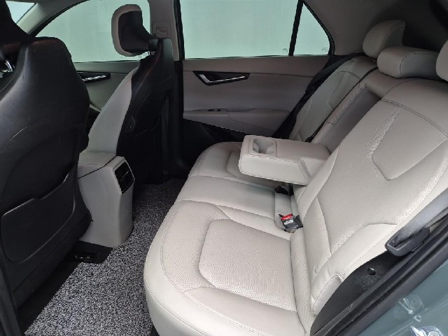 6081500701R12.jpg