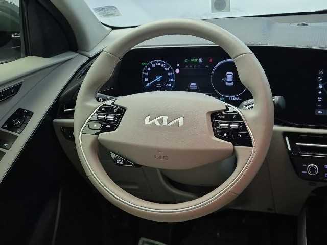 6081500701R9.jpg