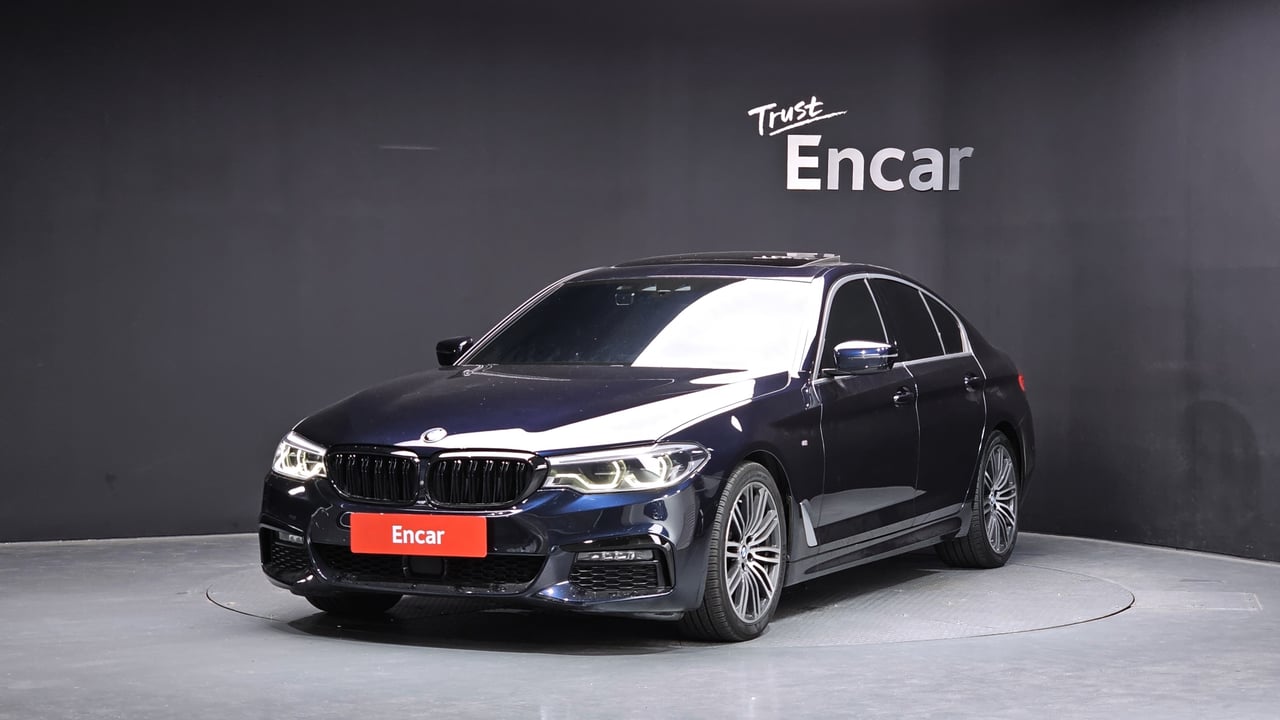 2019 BMW 5, photo 1 of 1