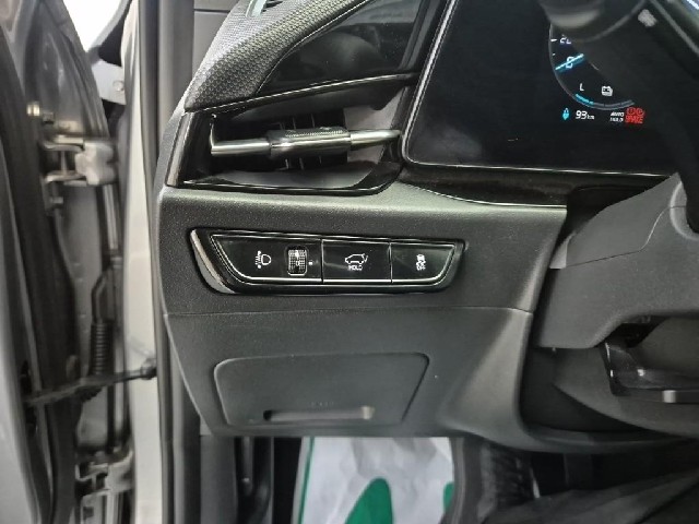 6081500302R18.jpg