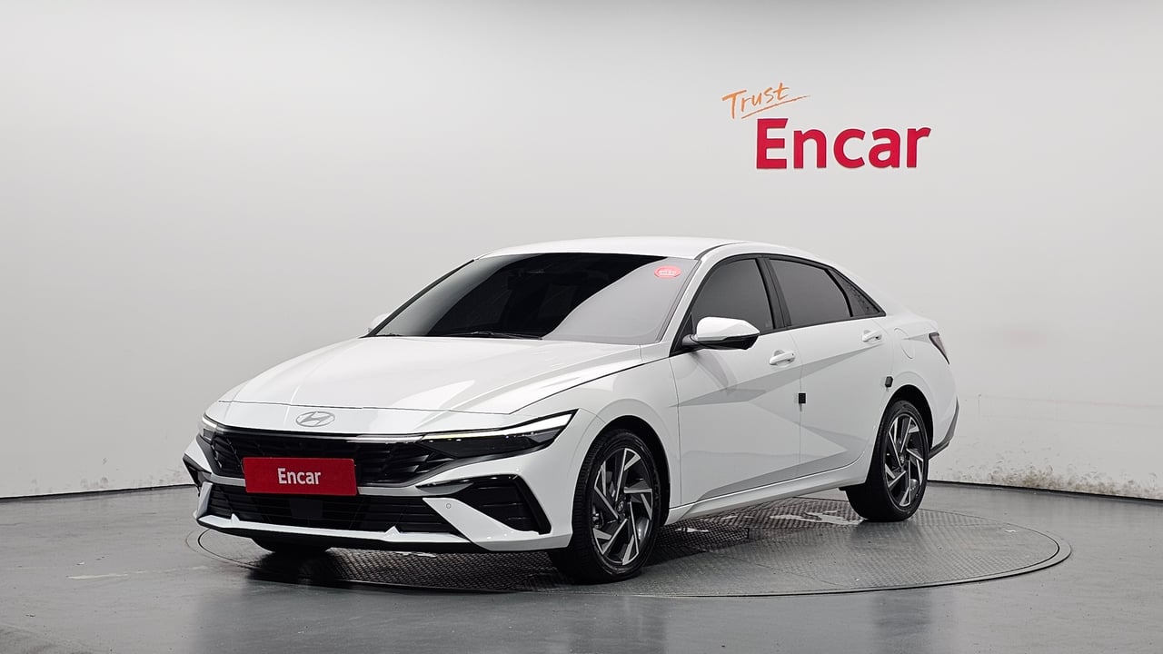 2023 Hyundai Avante, photo 1 of 1