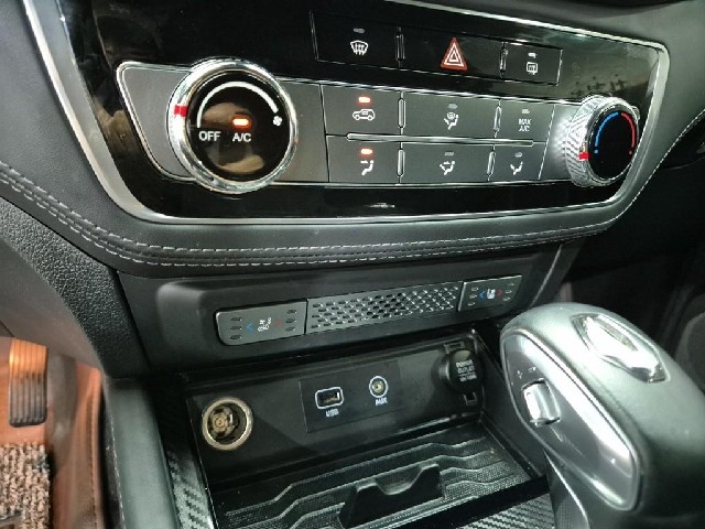 6081000869R16.jpg