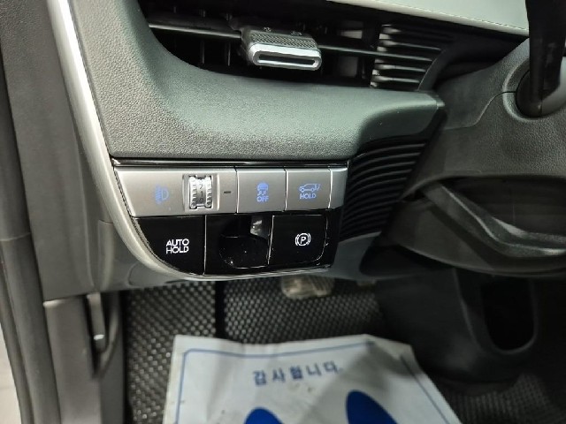 6081000817R17.jpg