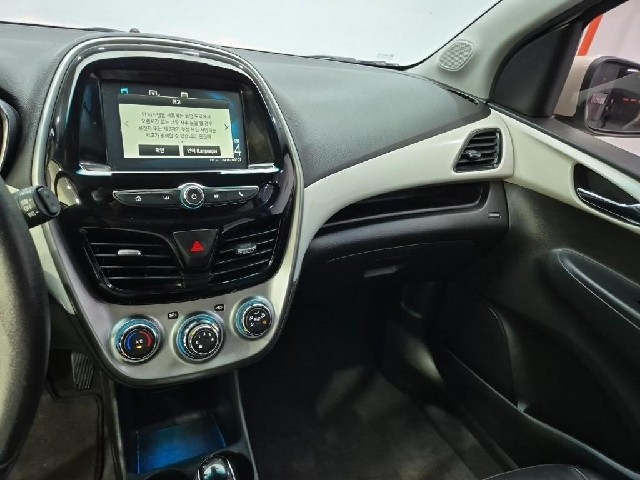 6051000329R10.jpg