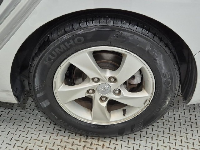 6081000853R19.jpg