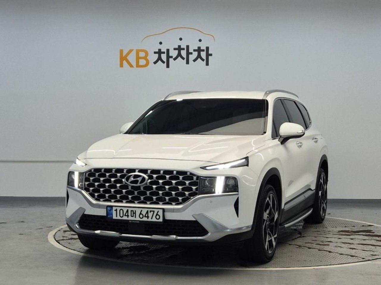 2021 Hyundai Santa, photo 1 of 1