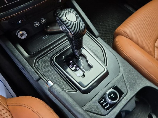6081501767R8.jpg