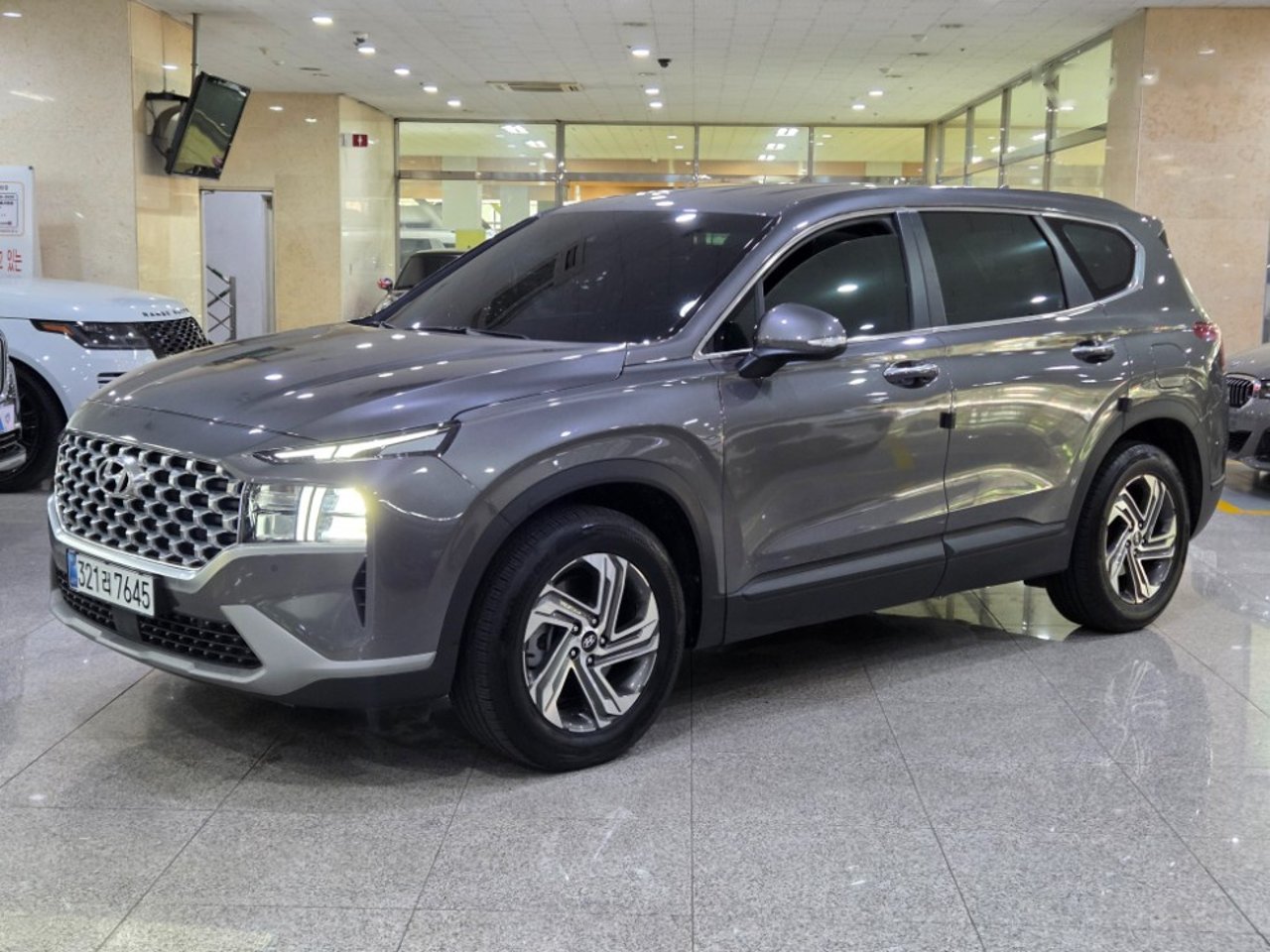 2021 Hyundai Santa, photo 1 of 1