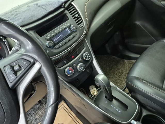 6091000243R10.jpg
