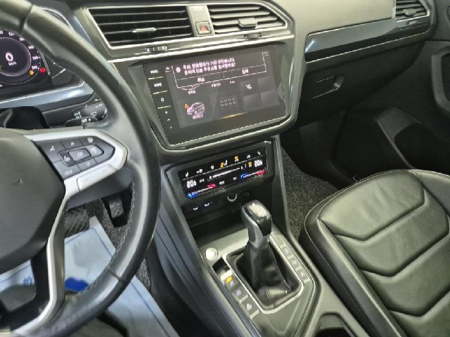 6091500215R10.jpg