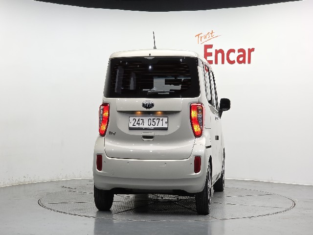 b0c623bfc35309bd2cc52cb3af38d94e.jpeg
