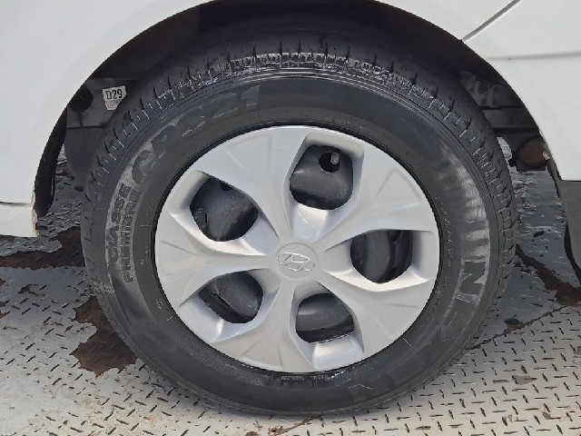 6091501815R18.jpg