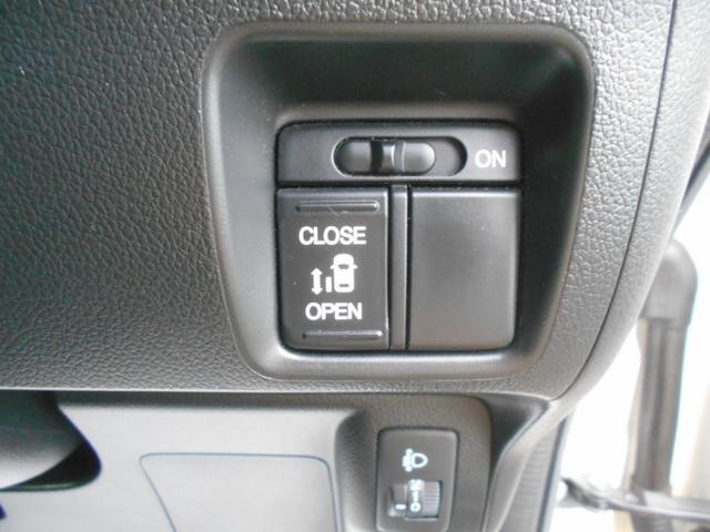 0500482A30261019W00218.jpg