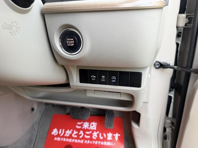 0520376A30261019W00217.jpg