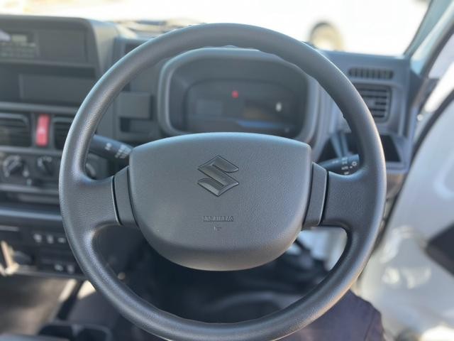 1000946A30261015W00216.jpg