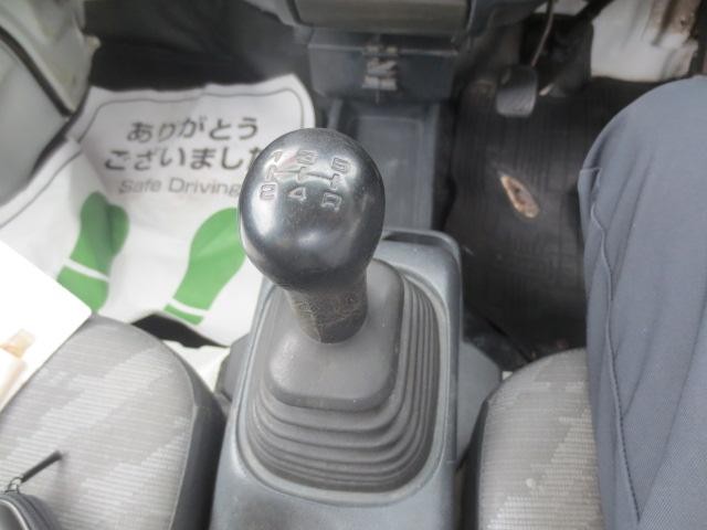 0602542A30261019W00204.jpg