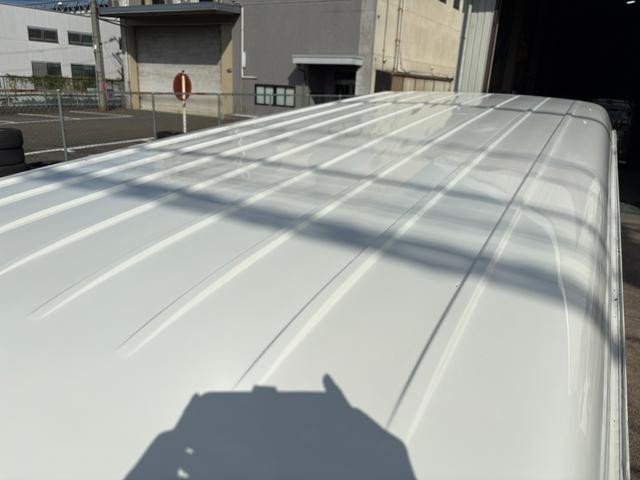 0710035A30261012W00115.jpg