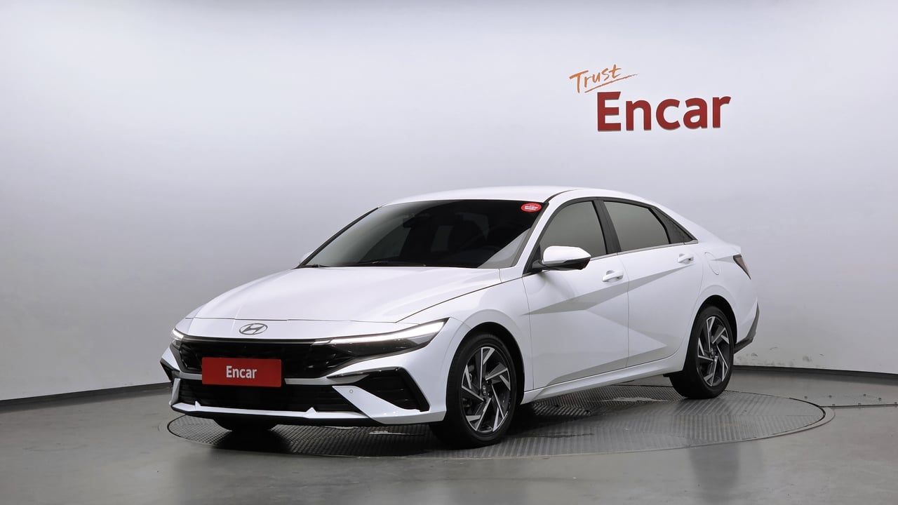 2023 Hyundai Avante, photo 1 of 1