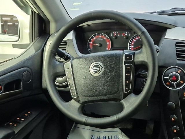 6081001195R9.jpg