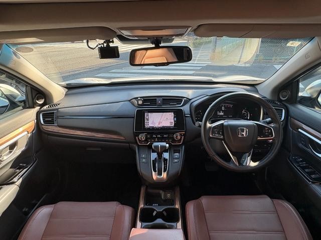 0561185A30261019W00101.jpg