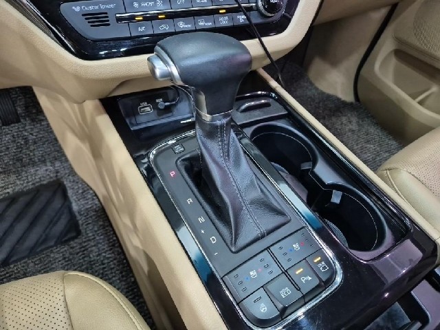 6081001137R8.jpg