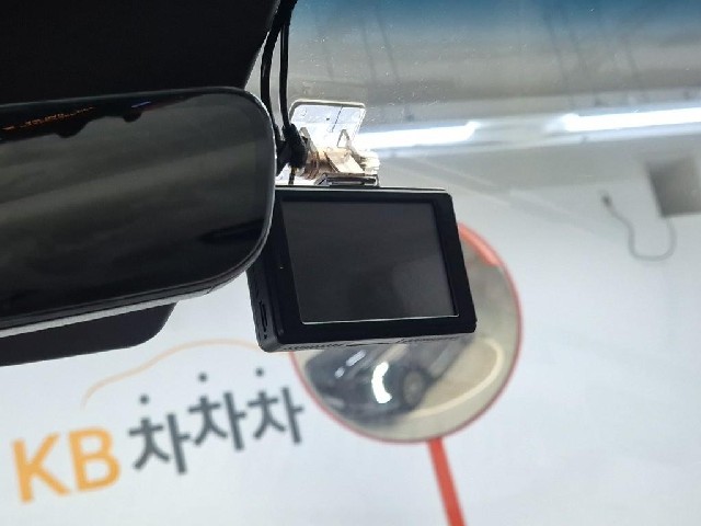 6081500581R17.jpg