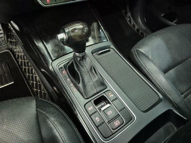 6081000773R8.jpg