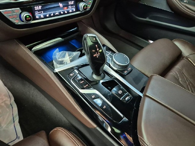 6081501282R8.jpg
