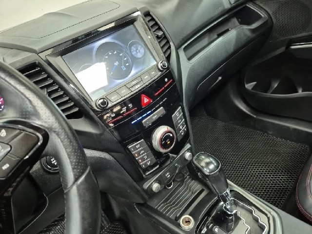 6081000871R10.jpg