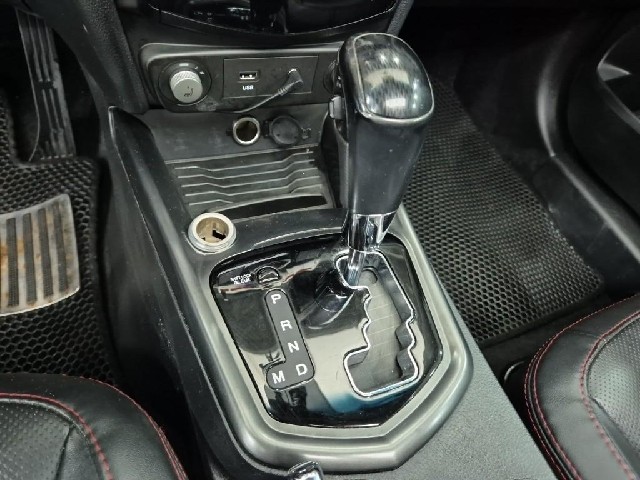 6081000871R8.jpg