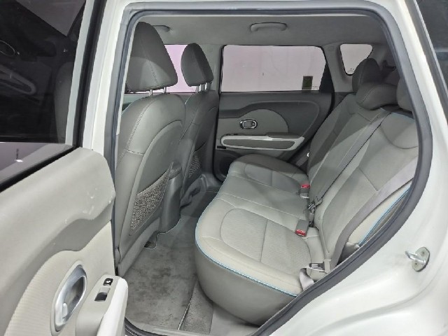 6081000625R12.jpg