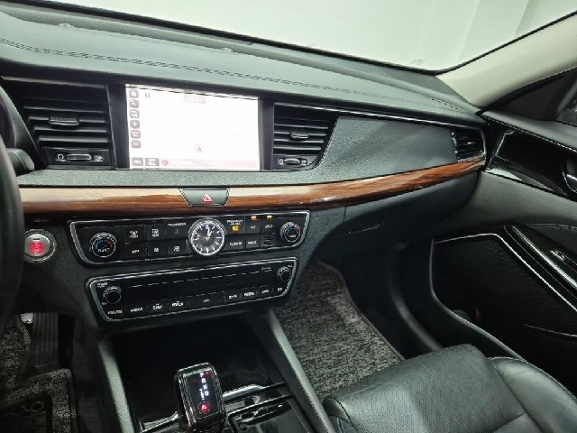 6081001132R10.jpg