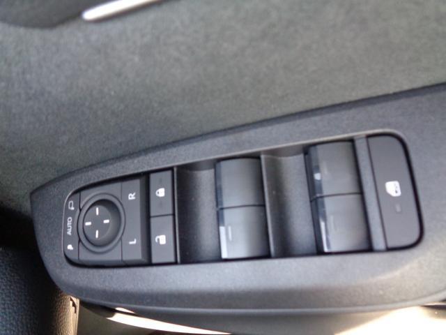 0701567A30260312W00210.jpg