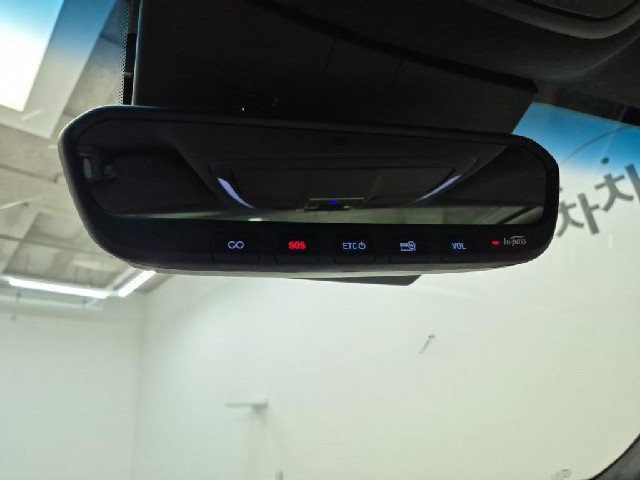 6081500220R18.jpg