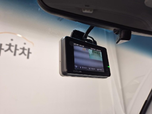 6081000215R12.jpg