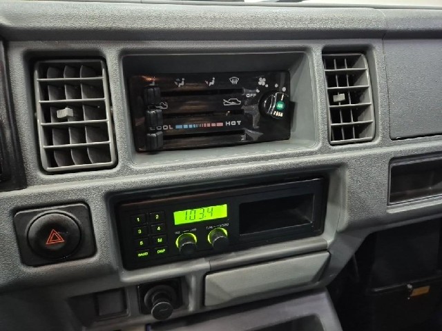 6081000159R12.jpg