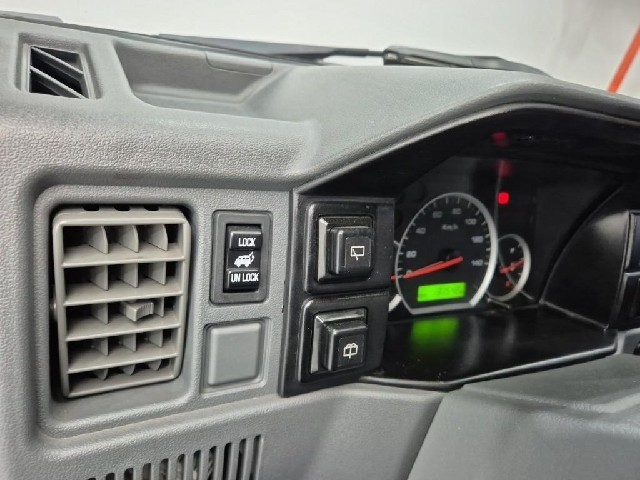 6081000159R13.jpg