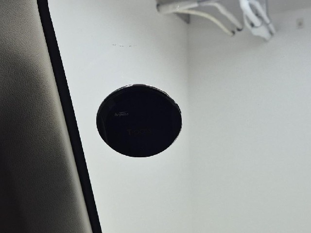 6091000993R14.jpg