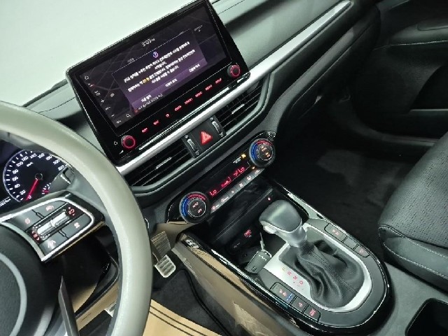 6081000369R10.jpg